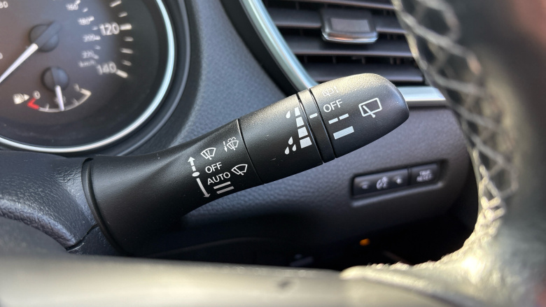 Nissan Qashqai 1.3 DiG-T Acenta Premium 5dr Petrol Hatchback